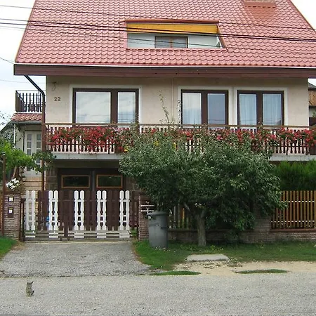 Misi Vendeghaz Apartamento Alsóörs